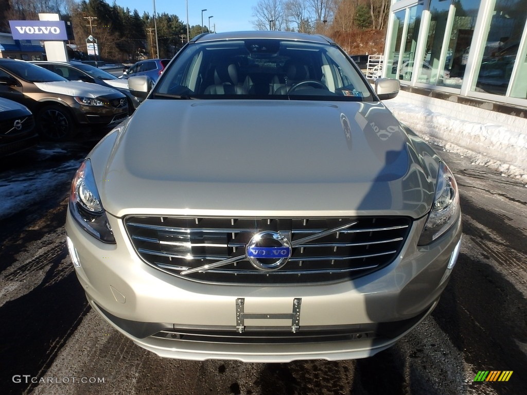 2017 XC60 T5 AWD Inscription - Luminous Sand Metallic / Off Black photo #7