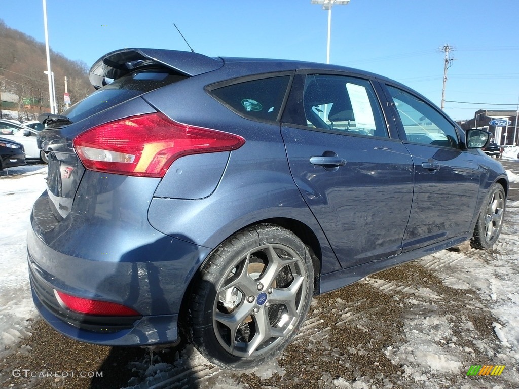 2018 Focus ST Hatch - Blue Metallic / Charcoal Black photo #2