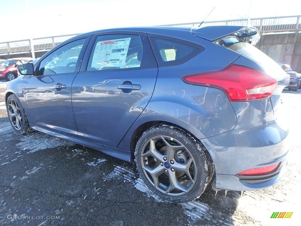 2018 Focus ST Hatch - Blue Metallic / Charcoal Black photo #5
