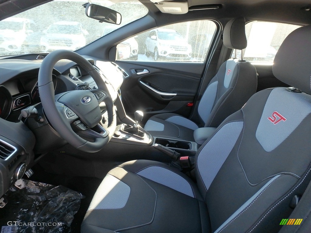 2018 Focus ST Hatch - Blue Metallic / Charcoal Black photo #12