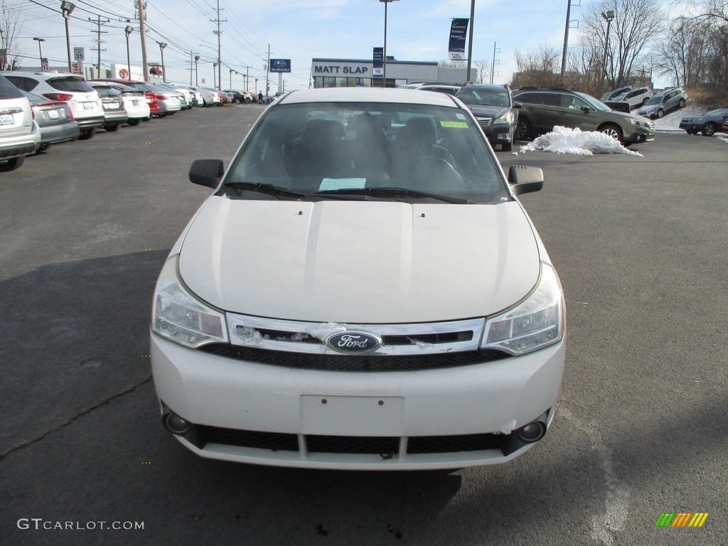 2011 Focus SE Sedan - White Suede / Charcoal Black photo #3