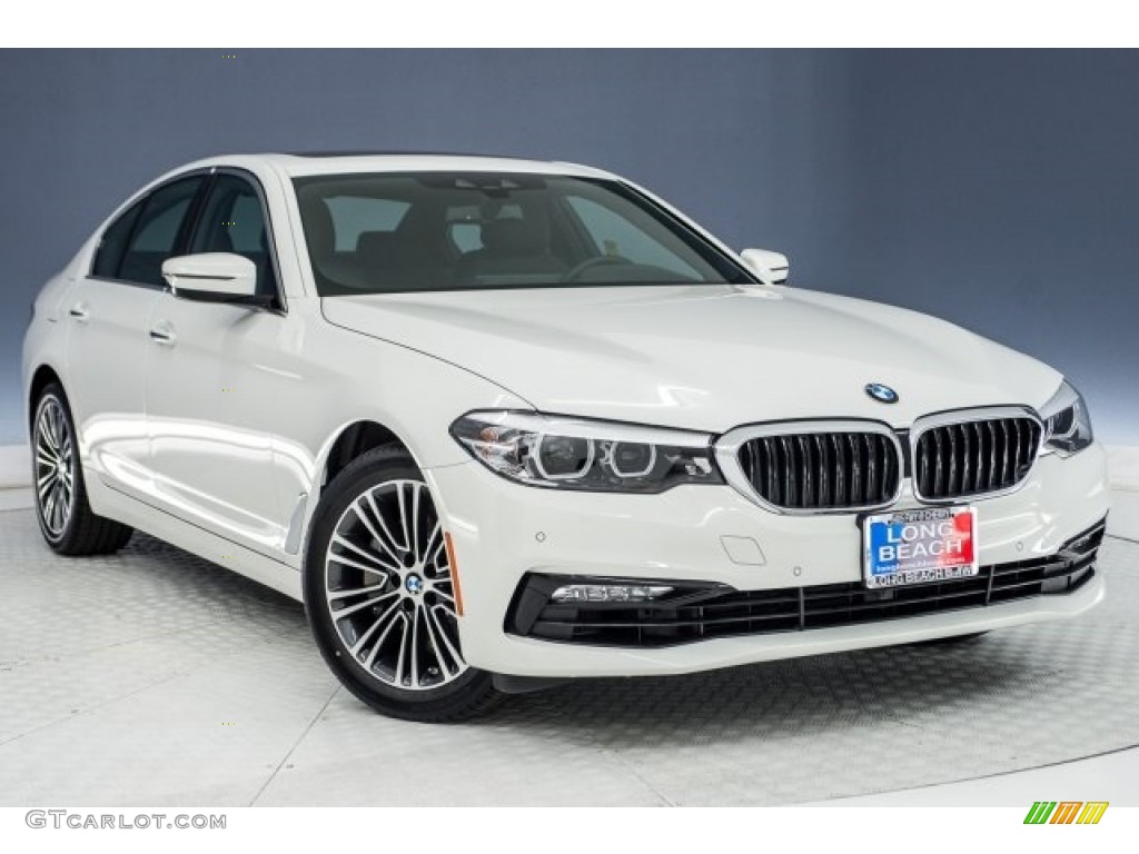 2018 5 Series 530i Sedan - Alpine White / Black photo #11