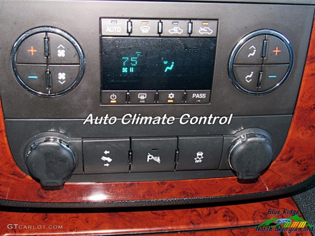 2012 Avalanche LTZ 4x4 - Victory Red / Ebony photo #23