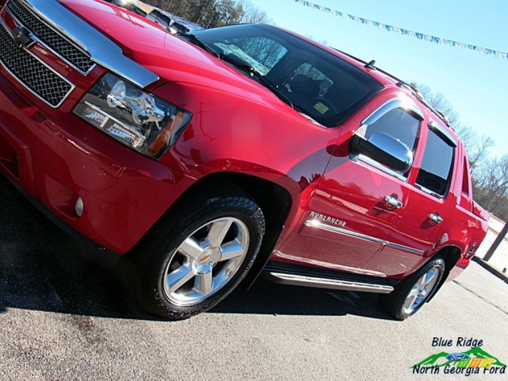 2012 Avalanche LTZ 4x4 - Victory Red / Ebony photo #32