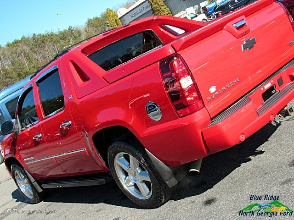 2012 Avalanche LTZ 4x4 - Victory Red / Ebony photo #35