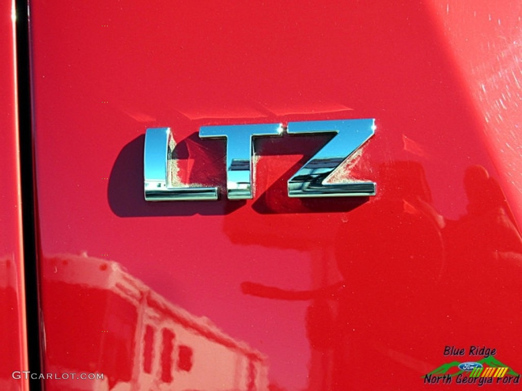 2012 Avalanche LTZ 4x4 - Victory Red / Ebony photo #36