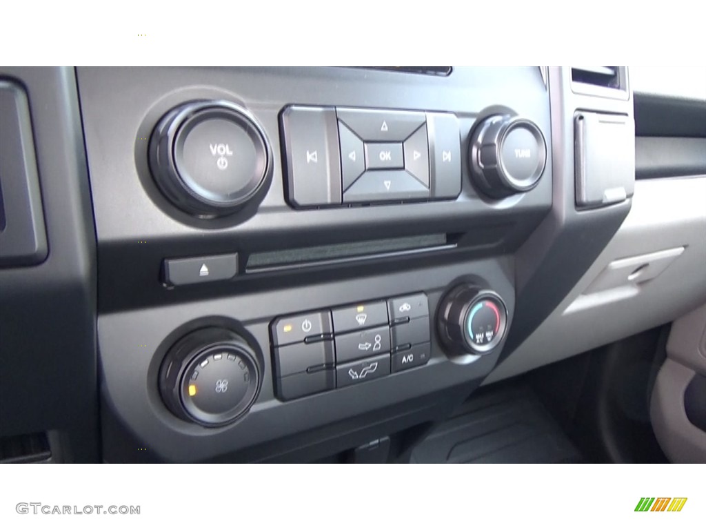 2018 Ford F150 XL SuperCab 4x4 Controls Photo #124990002