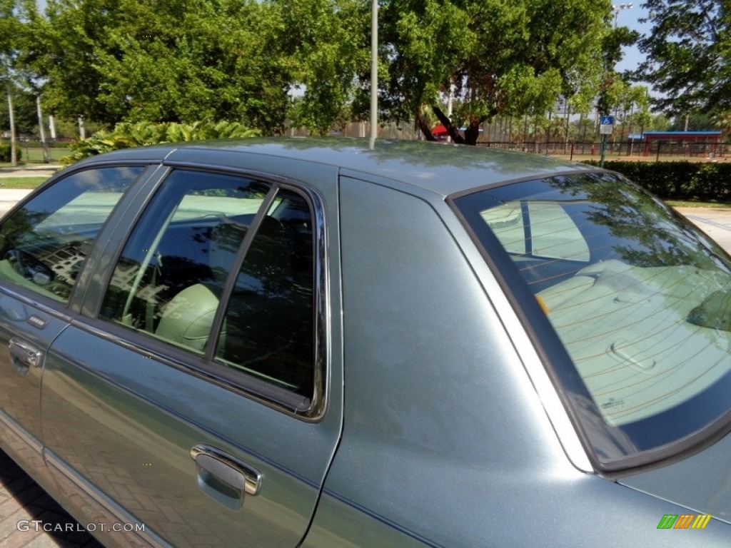 2006 Grand Marquis LS - Light Tundra Metallic / Light Camel photo #35