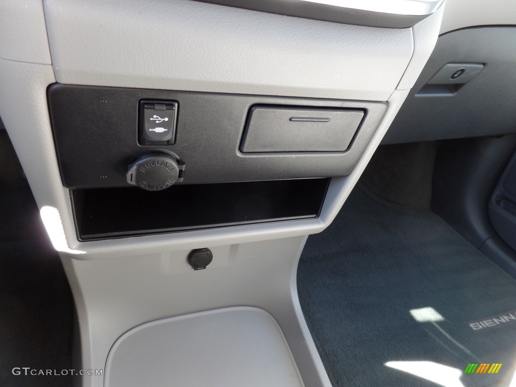 2017 Sienna L - Shoreline Blue Pearl / Ash photo #20