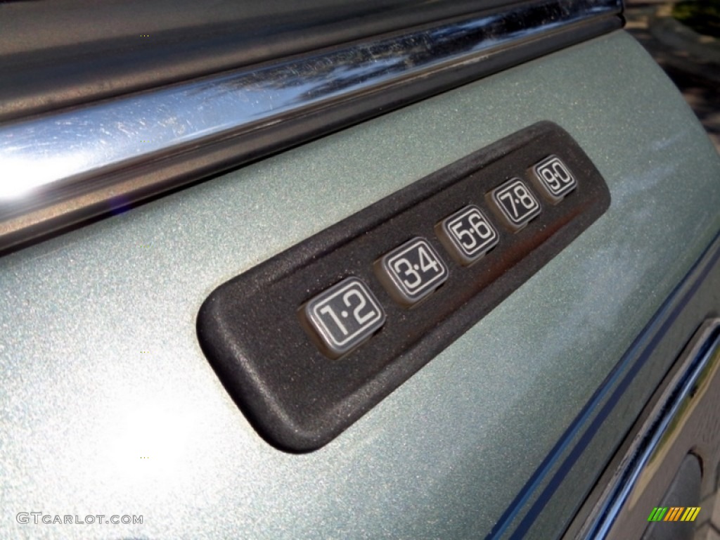 2006 Grand Marquis LS - Light Tundra Metallic / Light Camel photo #48