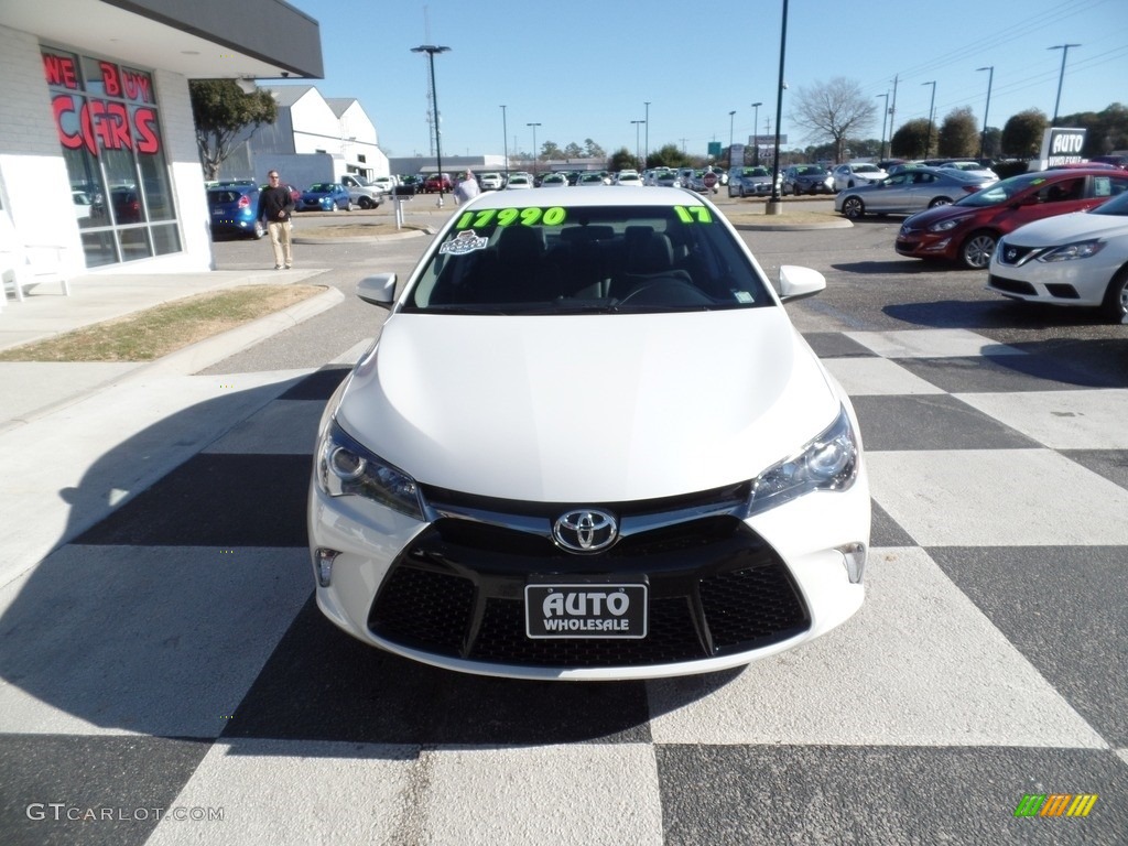 2017 Camry SE - Blizzard White Pearl / Black photo #2