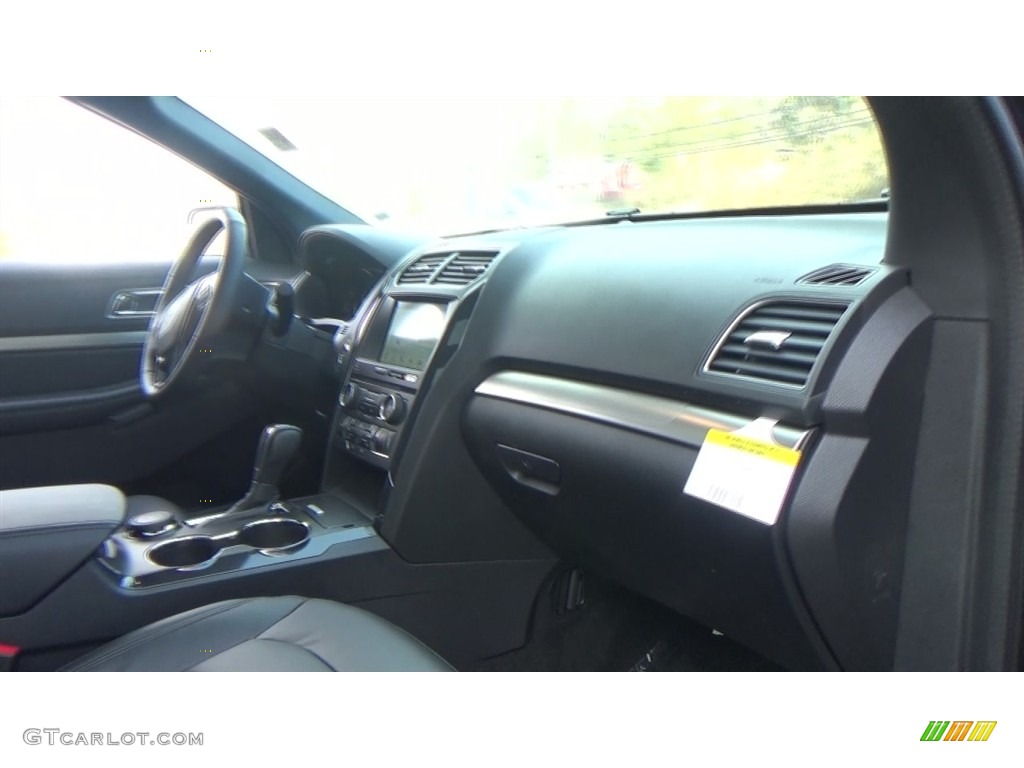 2018 Explorer XLT 4WD - Shadow Black / Ebony Black photo #26
