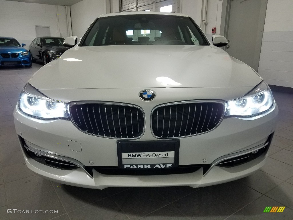 2017 3 Series 330i xDrive Gran Turismo - Alpine White / Saddle Brown photo #8
