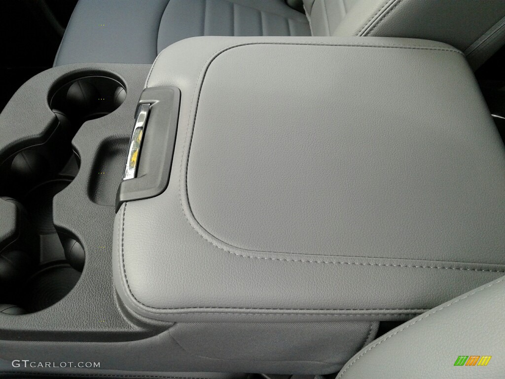 2018 1500 Tradesman Regular Cab - Bright White / Black/Diesel Gray photo #18