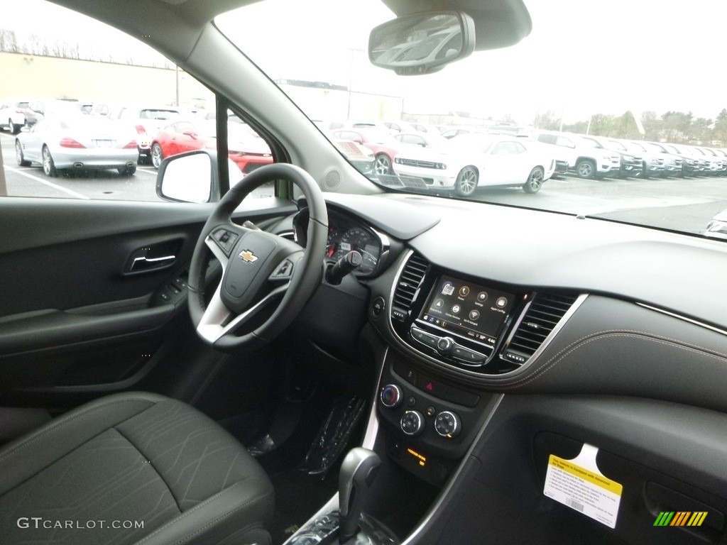 2018 Trax LT AWD - Summit White / Jet Black photo #11