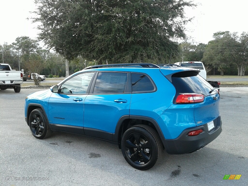 2018 Cherokee Altitude - Hydro Blue Pearl / Black photo #3