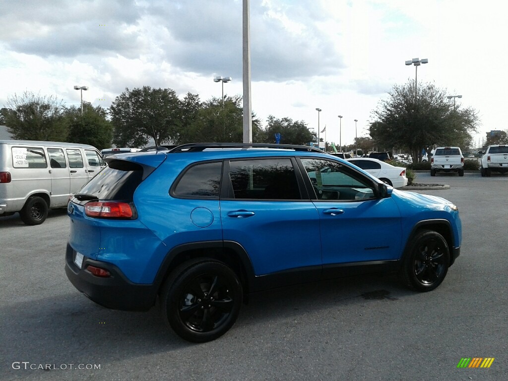 2018 Cherokee Altitude - Hydro Blue Pearl / Black photo #5