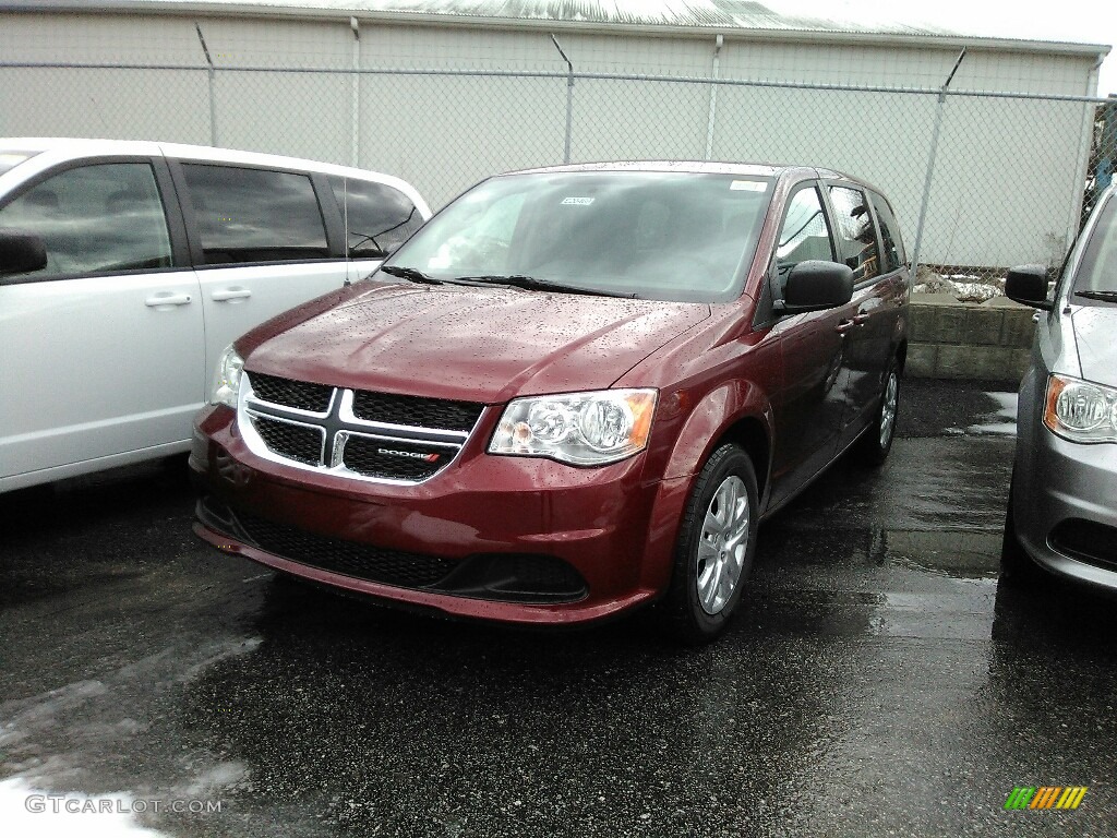 2018 Grand Caravan SE - Octane Red Pearl / Black/Light Graystone photo #1