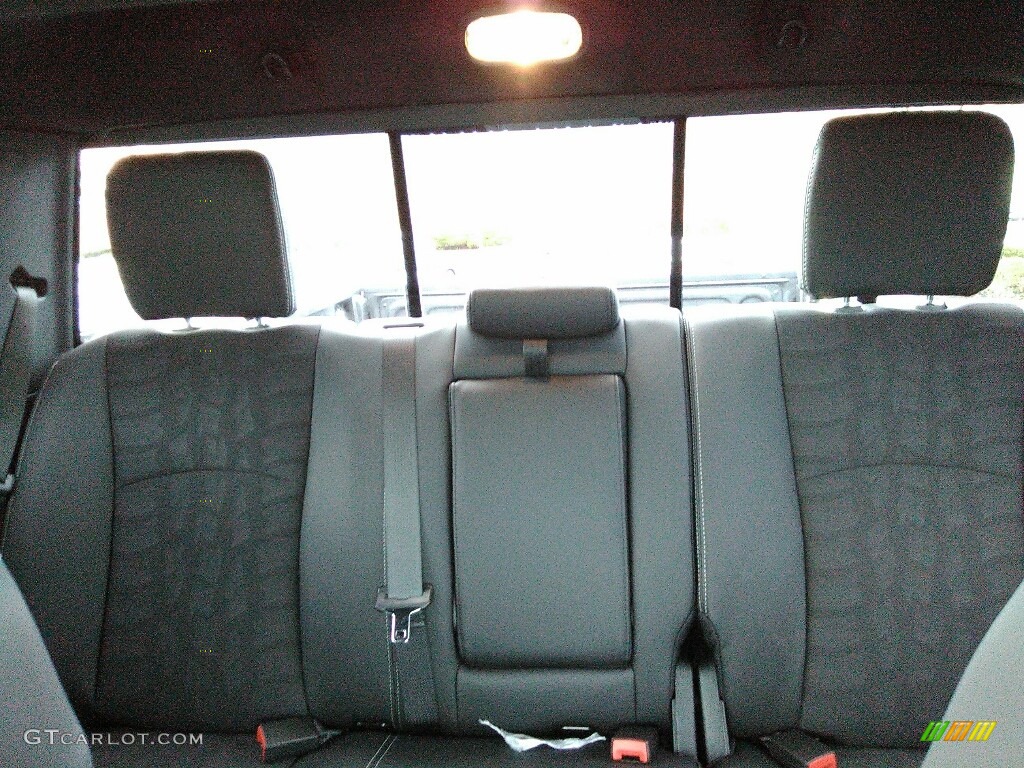 2018 1500 Rebel Crew Cab 4x4 - Brilliant Black Crystal Pearl / Black photo #7