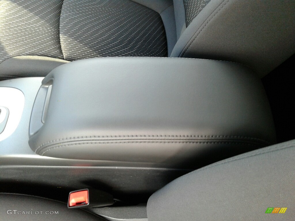 2018 Journey SE - Vice White / Black photo #19