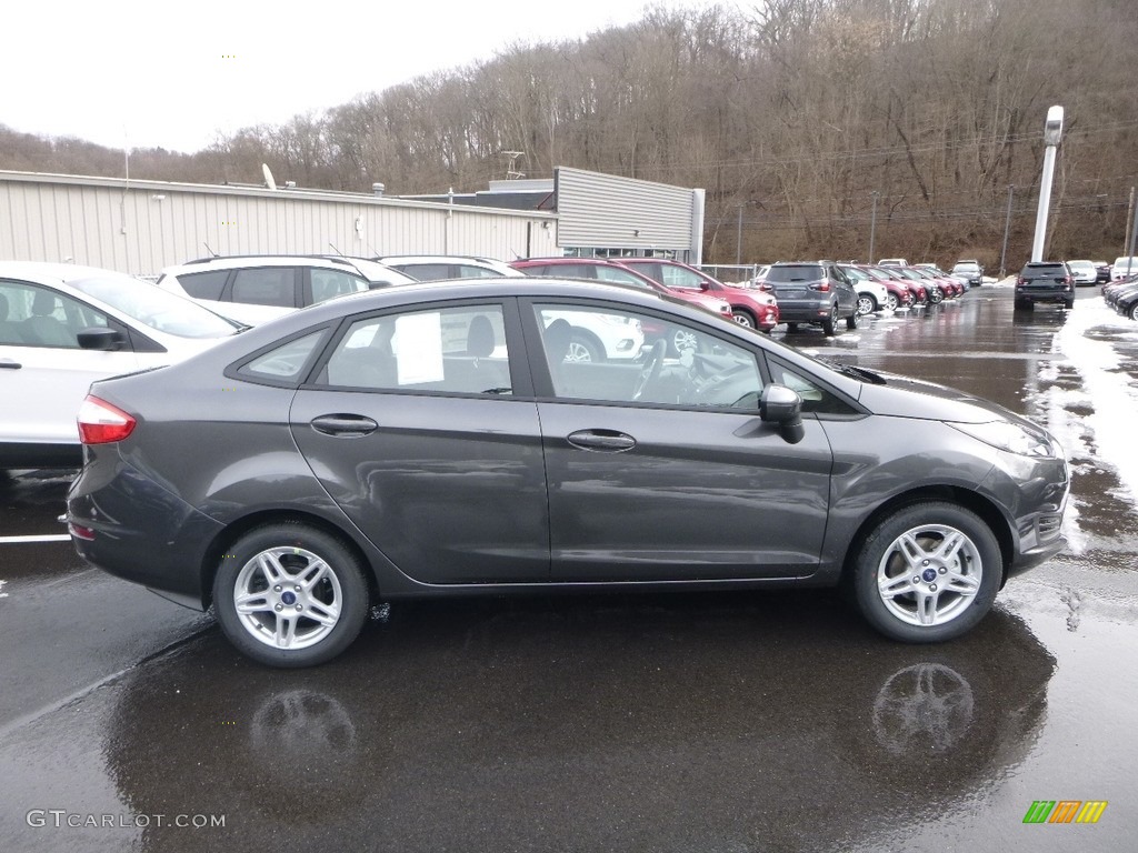Magnetic 2018 Ford Fiesta SE Sedan Exterior Photo #125009254