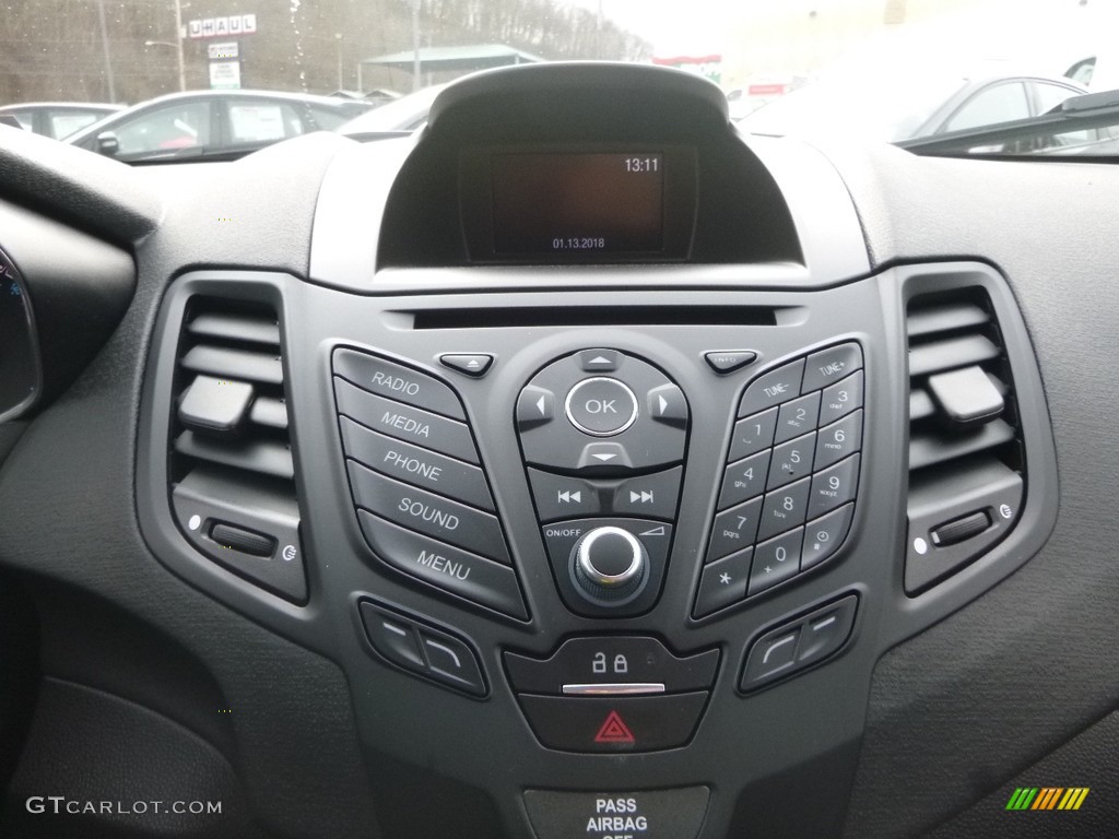 2018 Ford Fiesta SE Sedan Controls Photo #125009578
