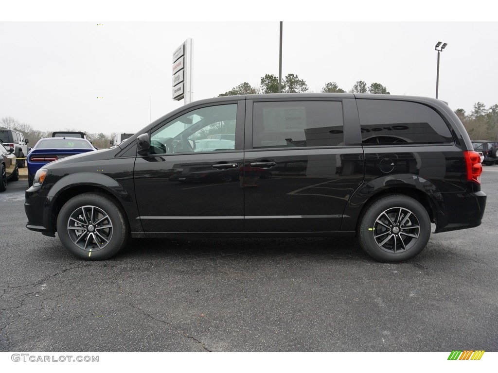 Black Onyx Crystal Pearl 2018 Dodge Grand Caravan SE Exterior Photo #125019727