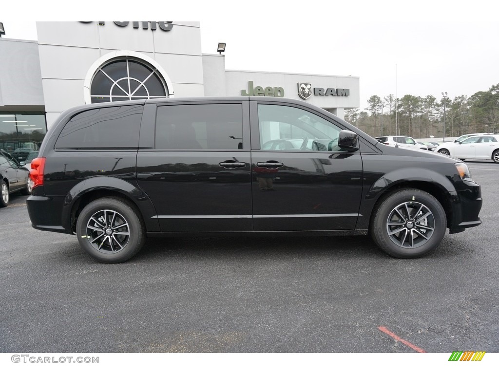 Black Onyx Crystal Pearl 2018 Dodge Grand Caravan SE Exterior Photo #125019844