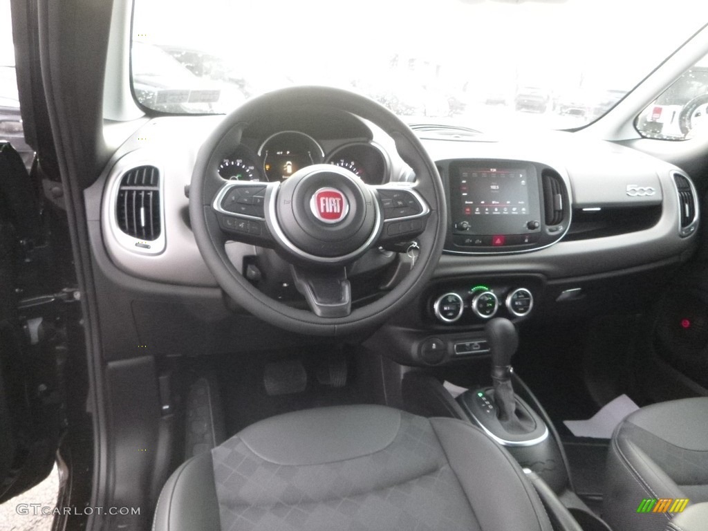 2018 Fiat 500L Pop Front Seat Photo #125022697