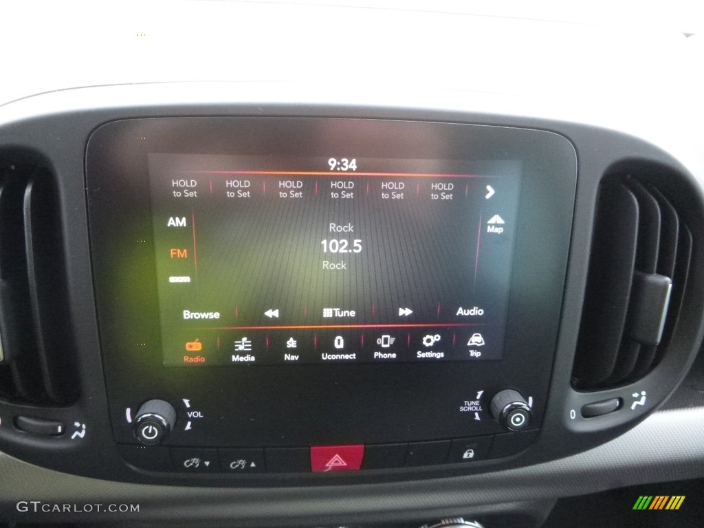 2018 Fiat 500L Pop Controls Photo #125022760