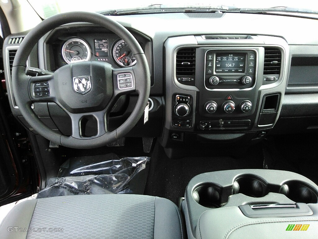 2018 1500 Express Crew Cab 4x4 - Delmonico Red Pearl / Black/Diesel Gray photo #5