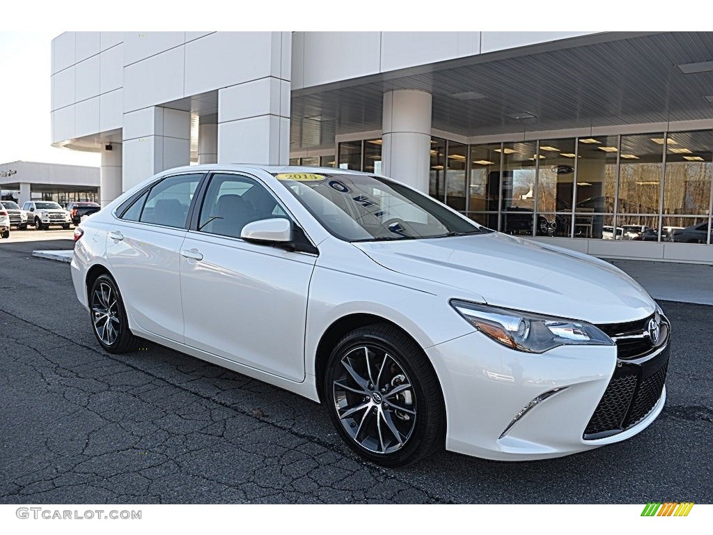 2015 Camry XSE - Super White / Black photo #1