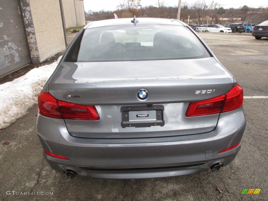 2018 5 Series 530i xDrive Sedan - Bluestone Metallic / Black photo #4