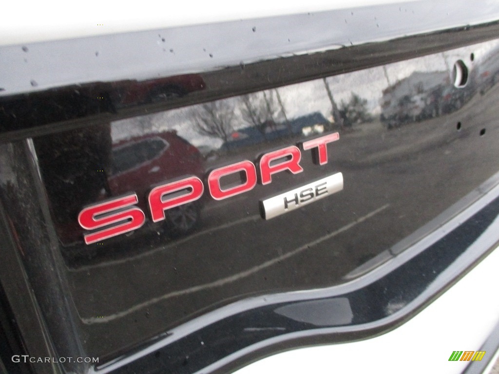 2018 Land Rover Discovery Sport HSE Marks and Logos Photos
