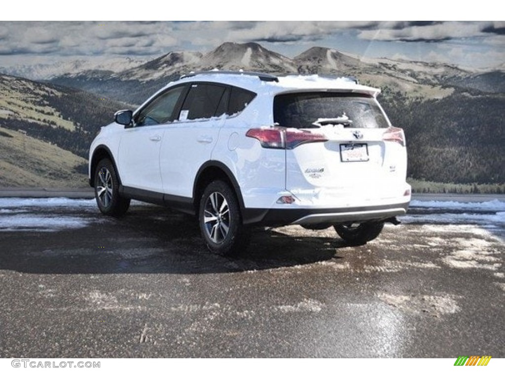 2018 RAV4 XLE AWD - Super White / Black photo #3