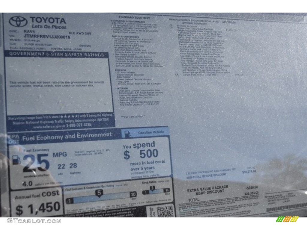 2018 RAV4 XLE AWD - Super White / Black photo #10