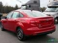 Hot Pepper Red - Focus SE Sedan Photo No. 3