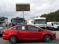 Hot Pepper Red - Focus SE Sedan Photo No. 6