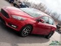 Hot Pepper Red - Focus SE Sedan Photo No. 28