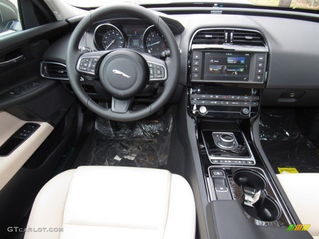 2017 XE 25t Premium - Quartzite / Latte photo #13