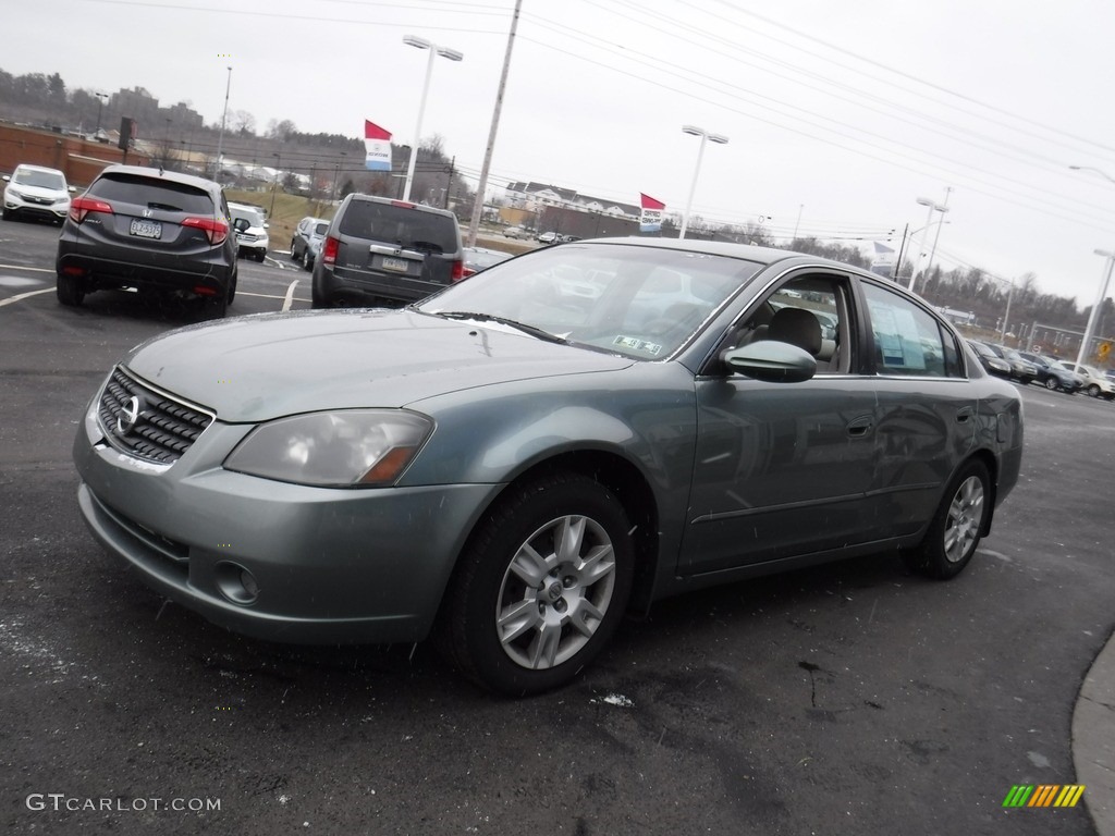 2005 Altima 2.5 S - Mystic Emerald Green / Blond photo #4
