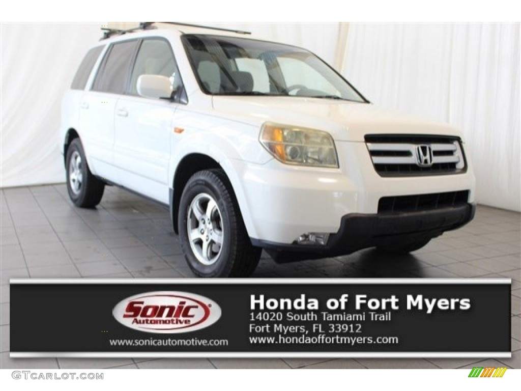 Taffeta White Honda Pilot