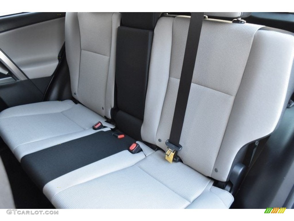 2018 RAV4 XLE AWD - Silver Sky Metallic / Black photo #7