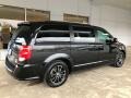 Black Onyx - Grand Caravan GT Photo No. 3