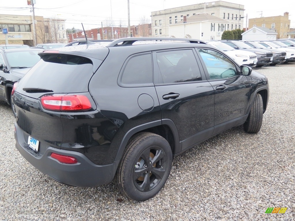 2018 Cherokee Altitude 4x4 - Diamond Black Crystal Pearl / Black photo #13