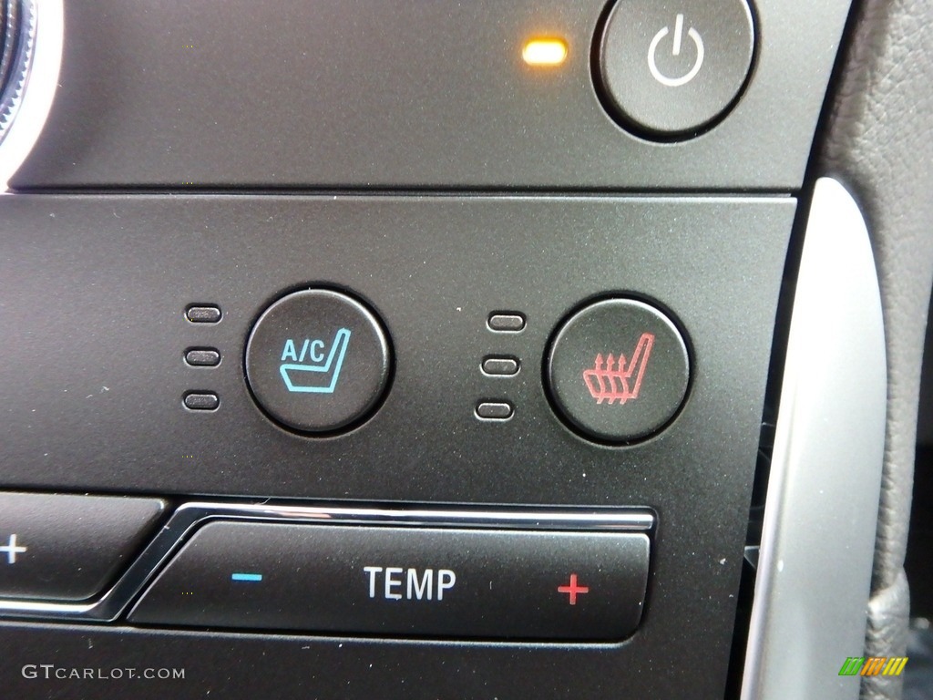 2018 Edge Titanium AWD - Blue / Ebony photo #17