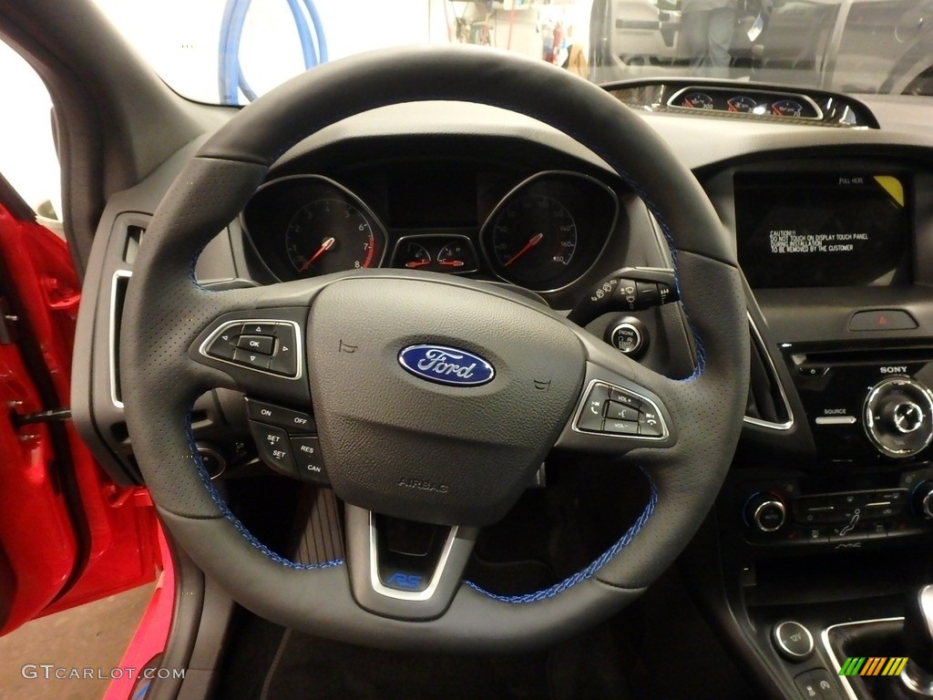 2018 Ford Focus RS Hatch Steering Wheel Photos