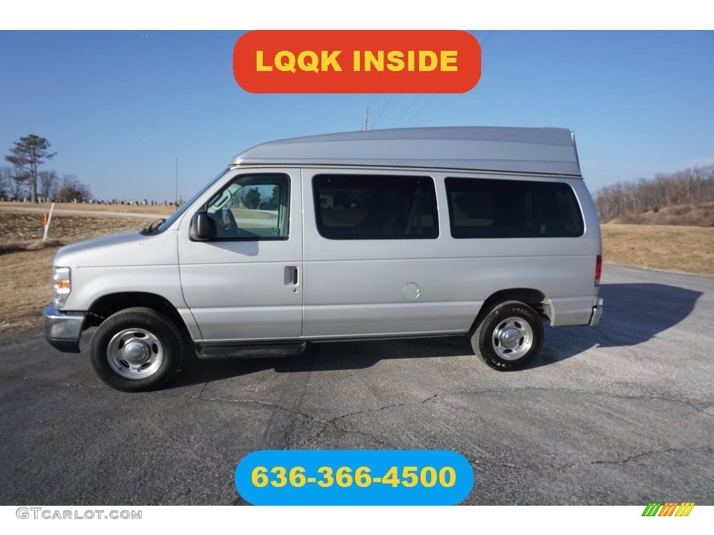 2011 E Series Van E350 XLT Passenger - Ingot Silver Metallic / Medium Flint photo #1