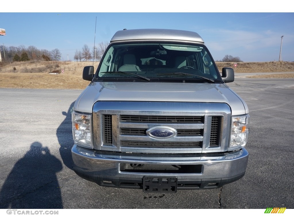 2011 E Series Van E350 XLT Passenger - Ingot Silver Metallic / Medium Flint photo #12