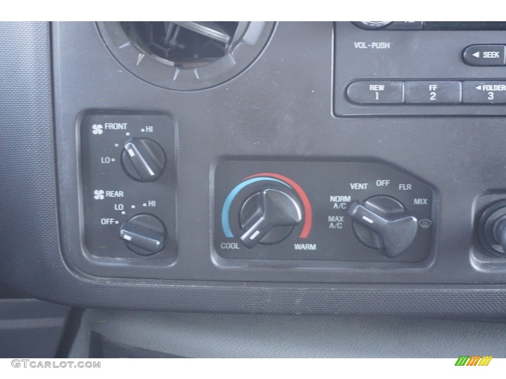 2011 E Series Van E350 XLT Passenger - Ingot Silver Metallic / Medium Flint photo #23
